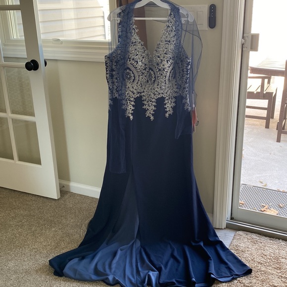 Elizabeth K - GL1839 Appliqued Bodice High Slit Long Dress - Picture 5 of 7